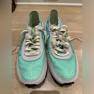 Nike Waffle One women’s shoe